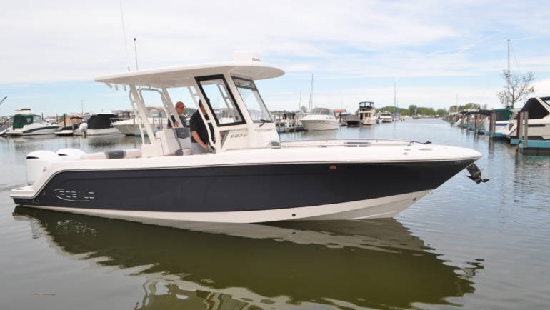 2020 27′ Robalo R272CC