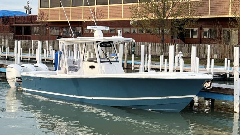2023 Regulator 34 – In Stock