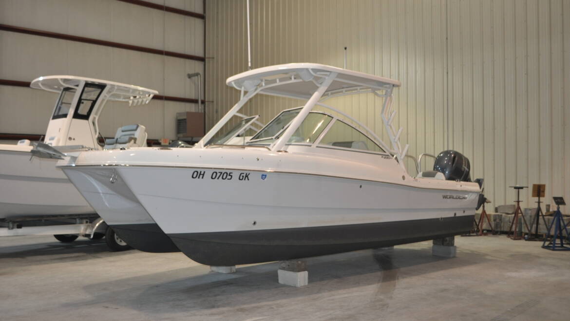 2023 World Cat 230DC