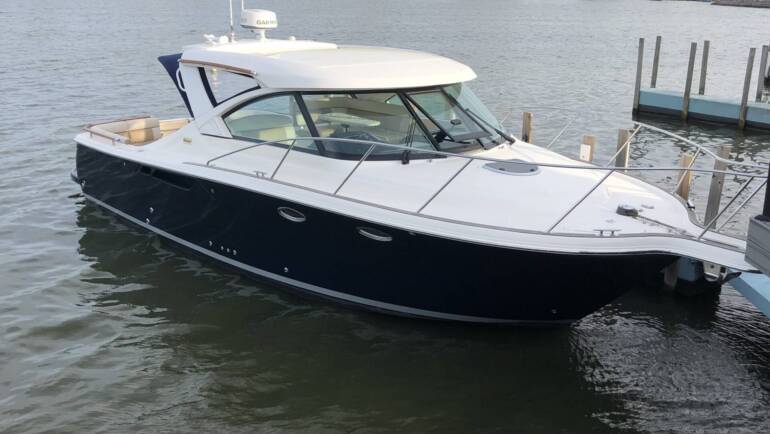 2012 31′ Tiara 3100 Coronet