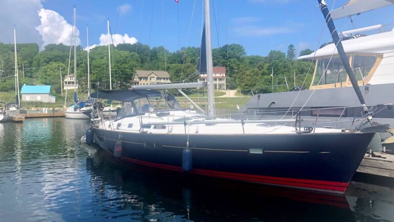 2005 42′ Beneteau Oceanis 423