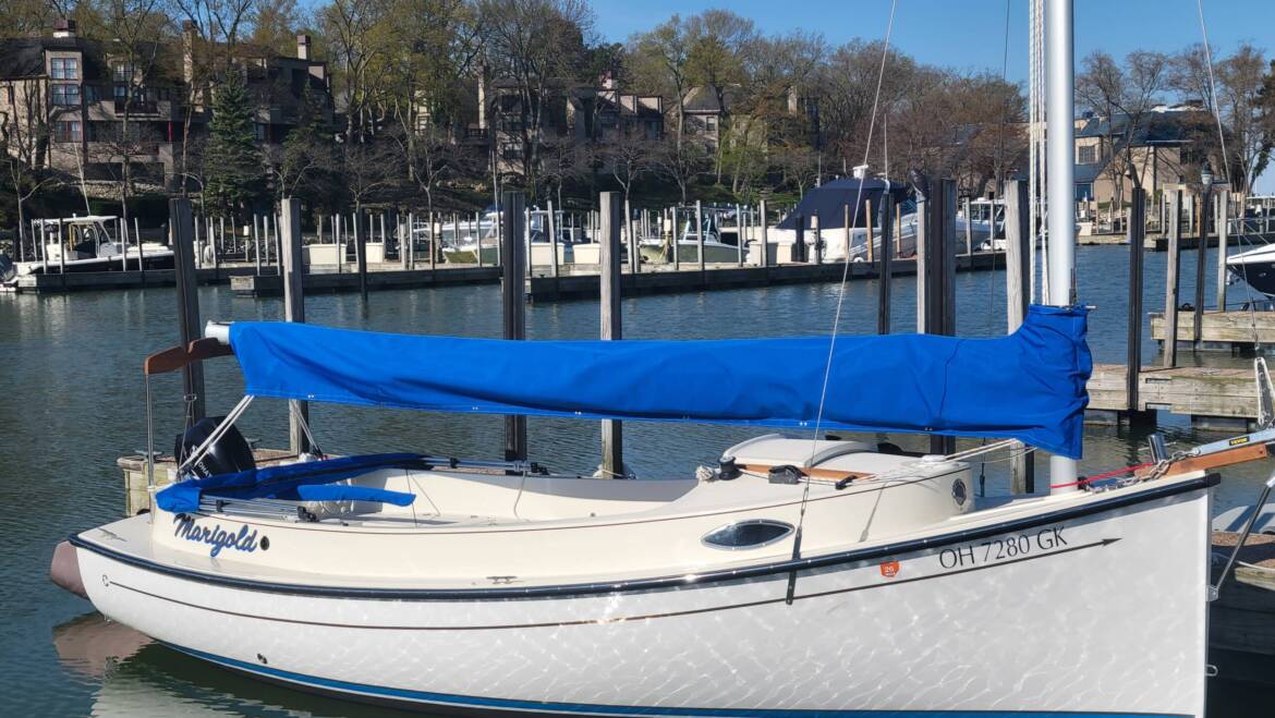 2023 Com-Pac Horizon Day Cat 20′