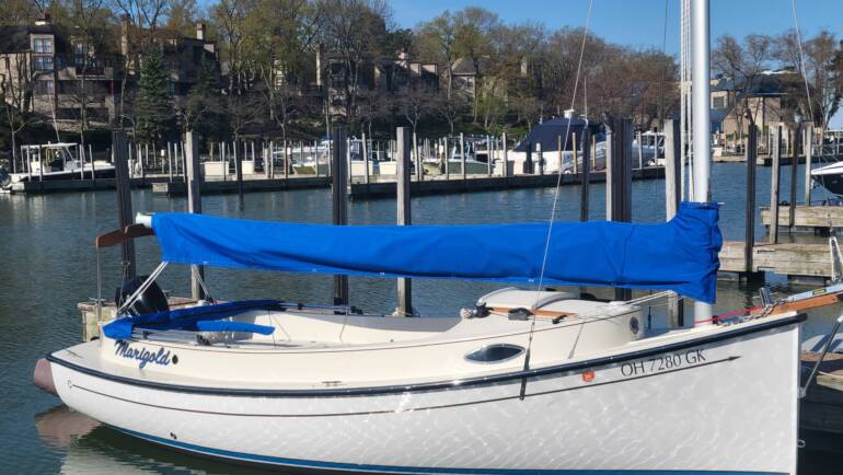 2023 Com-Pac Horizon Day Cat 20′