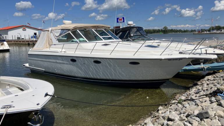 2001 Tiara Yachts 3500 Express 35′