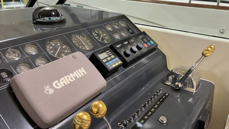 1989 Tiara 3300 Open 33′