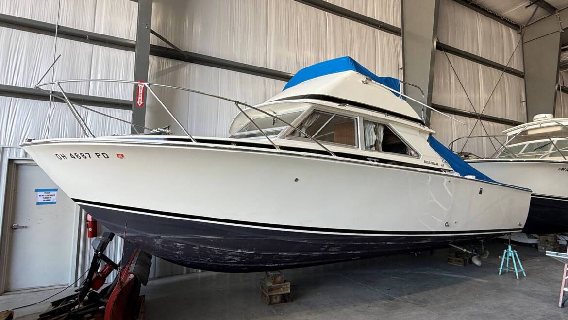 1973 Bertram 28 Flybridge Cruiser