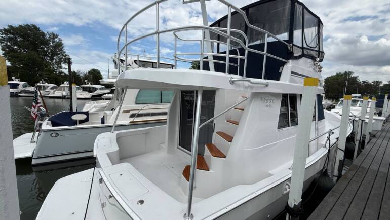 1999 Mainship 350 Trawler